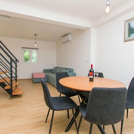 Apartment Petea Omiš Εξωτερικό φωτογραφία