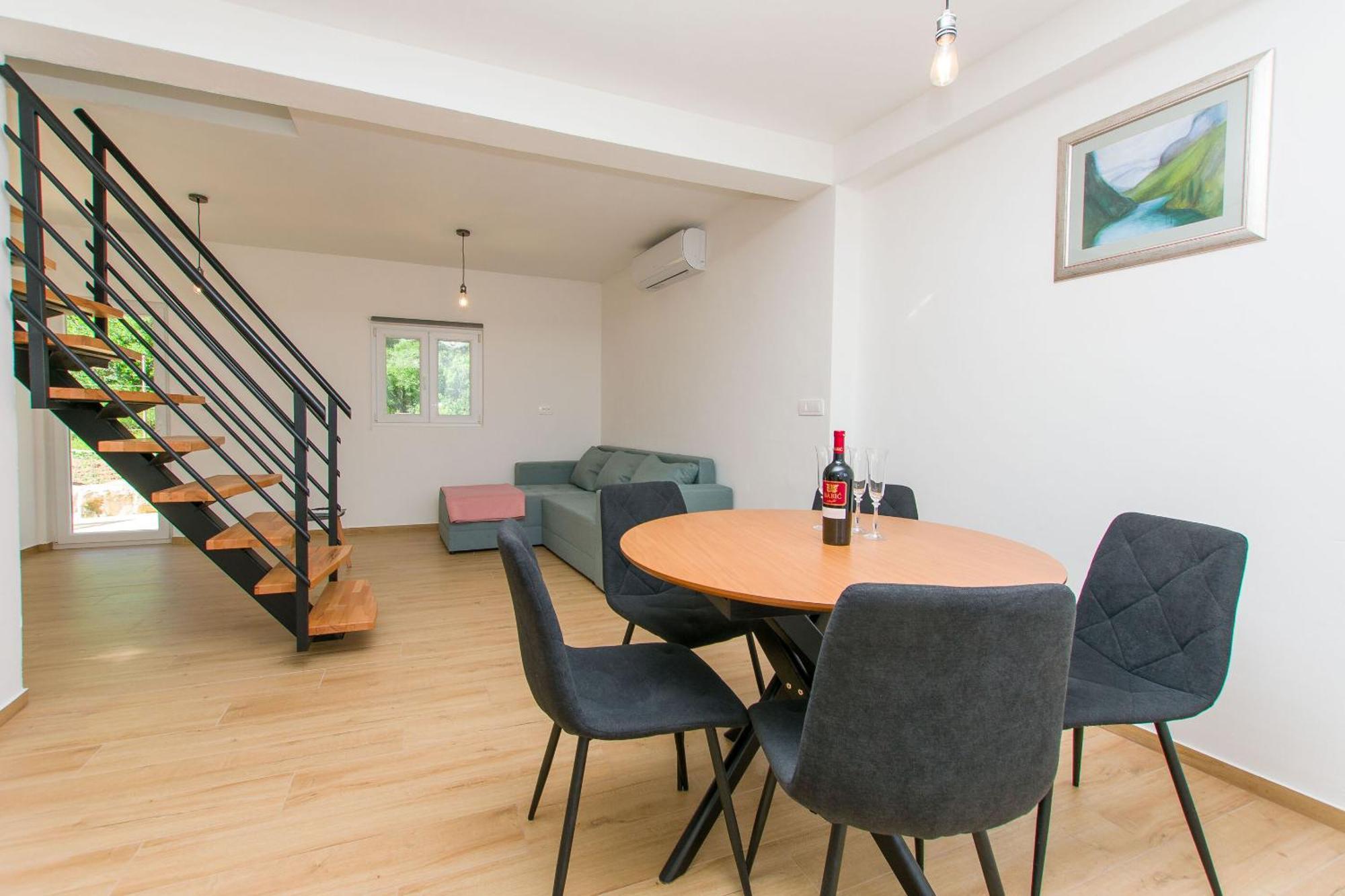 Apartment Petea Omiš Εξωτερικό φωτογραφία