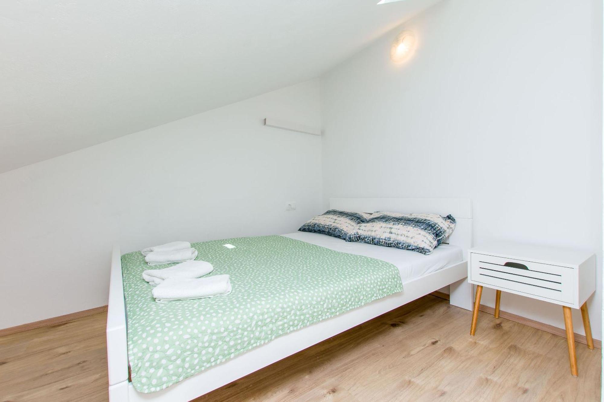 Apartment Petea Omiš Εξωτερικό φωτογραφία