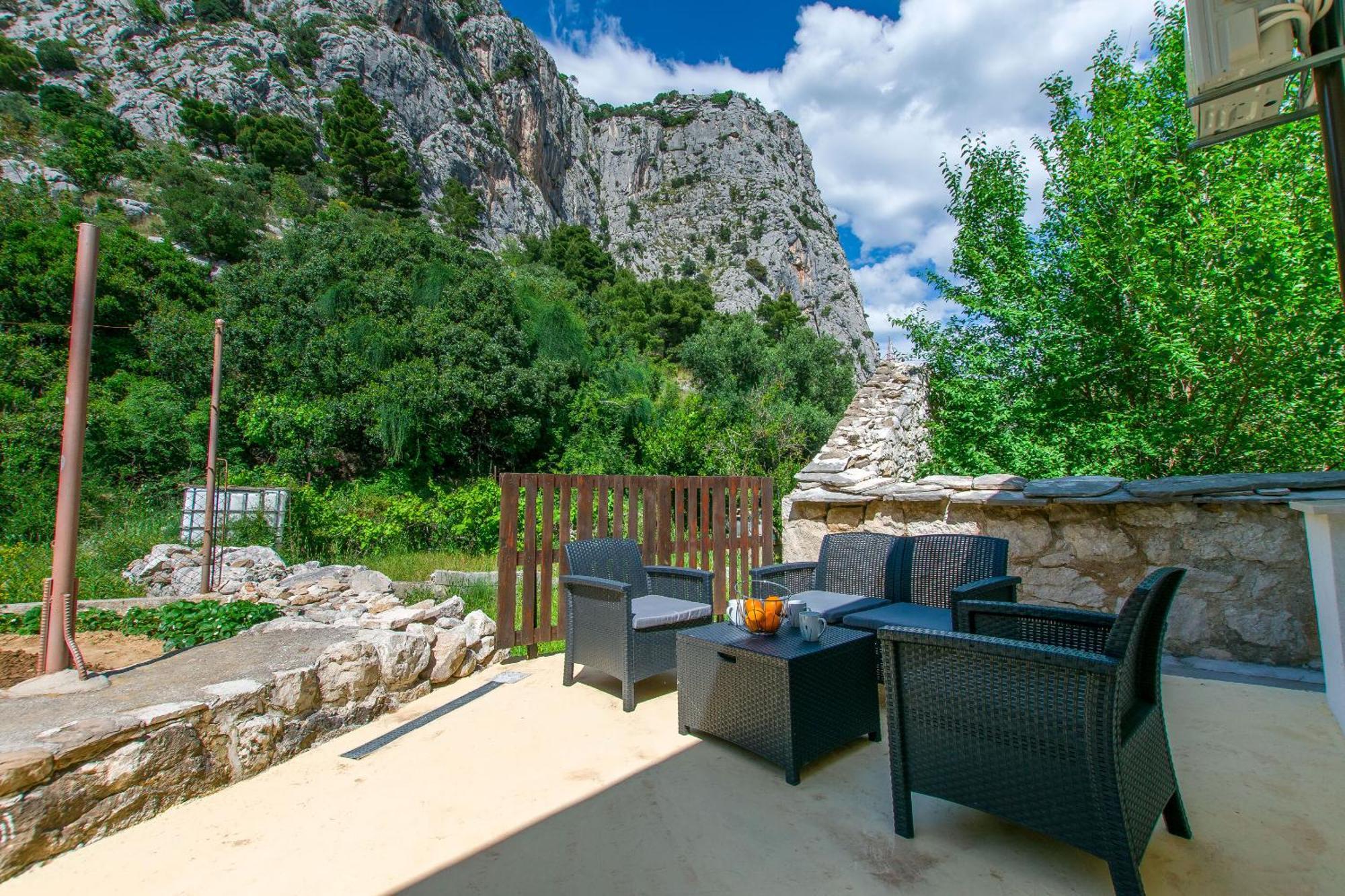 Apartment Petea Omiš Εξωτερικό φωτογραφία