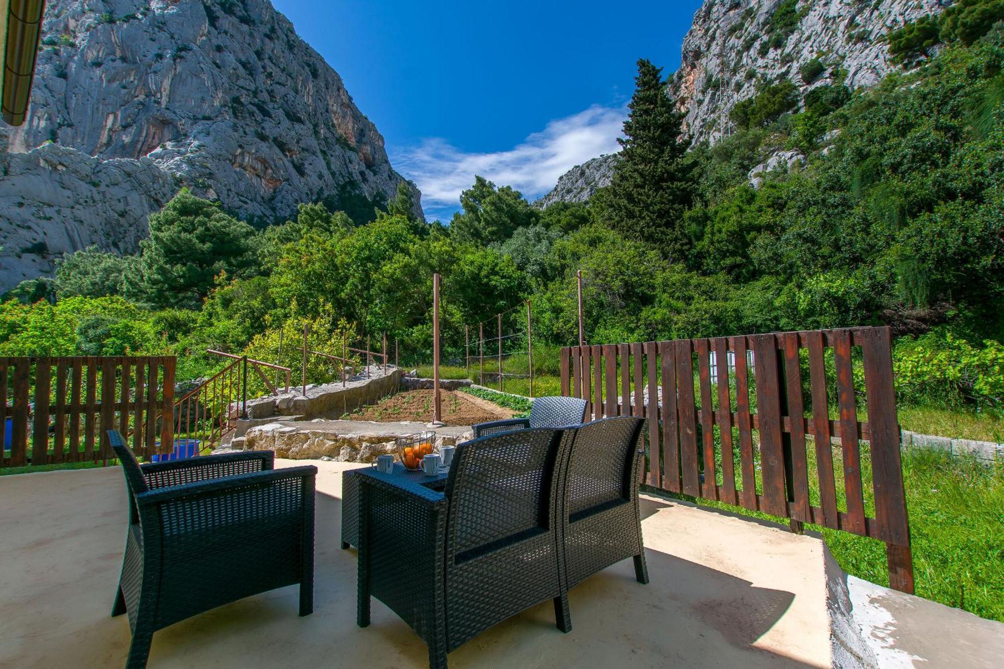 Apartment Petea Omiš Εξωτερικό φωτογραφία