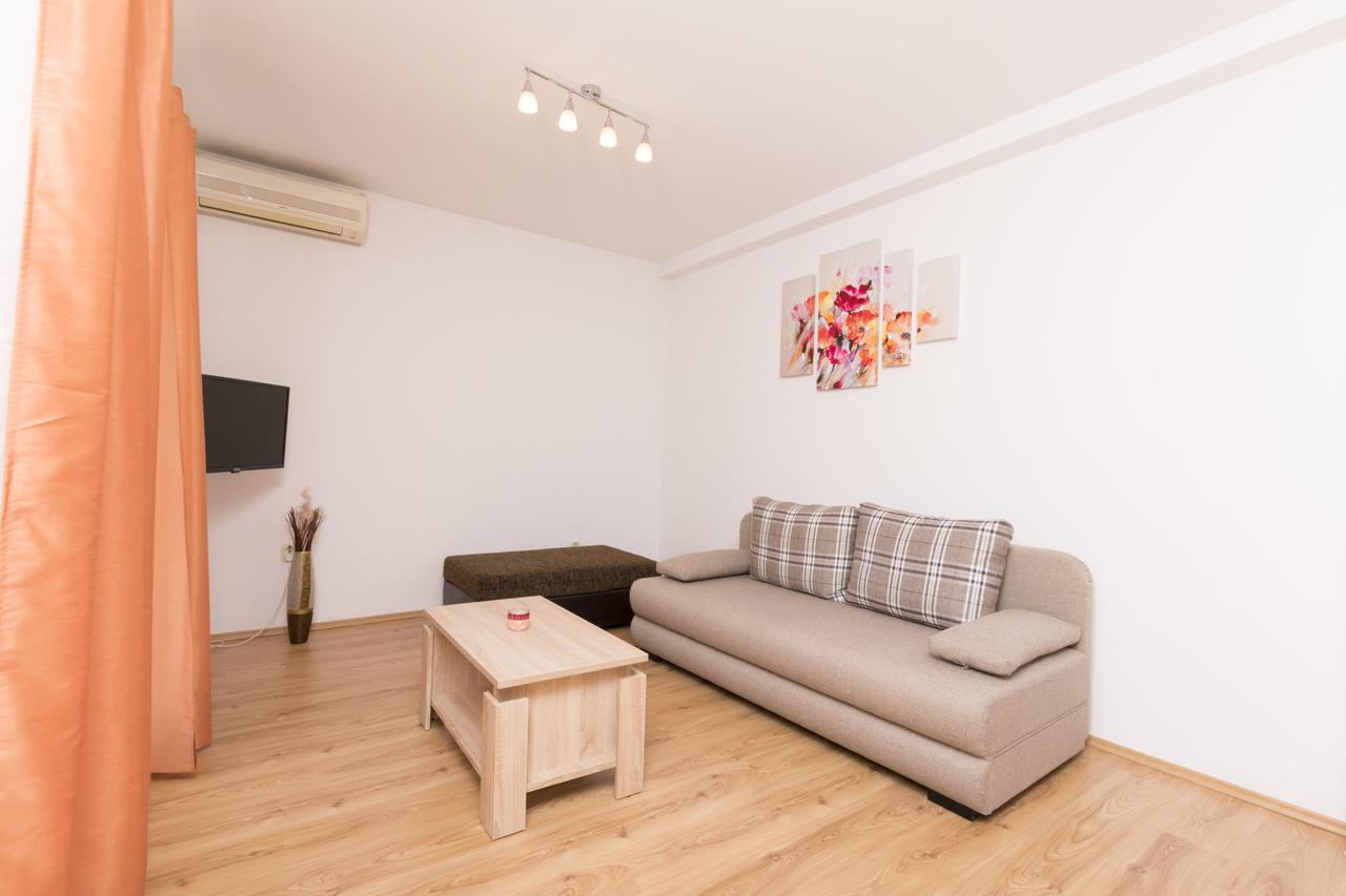 Apartment Petea Omiš Εξωτερικό φωτογραφία