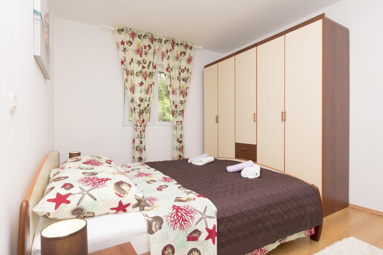 Apartment Petea Omiš Εξωτερικό φωτογραφία
