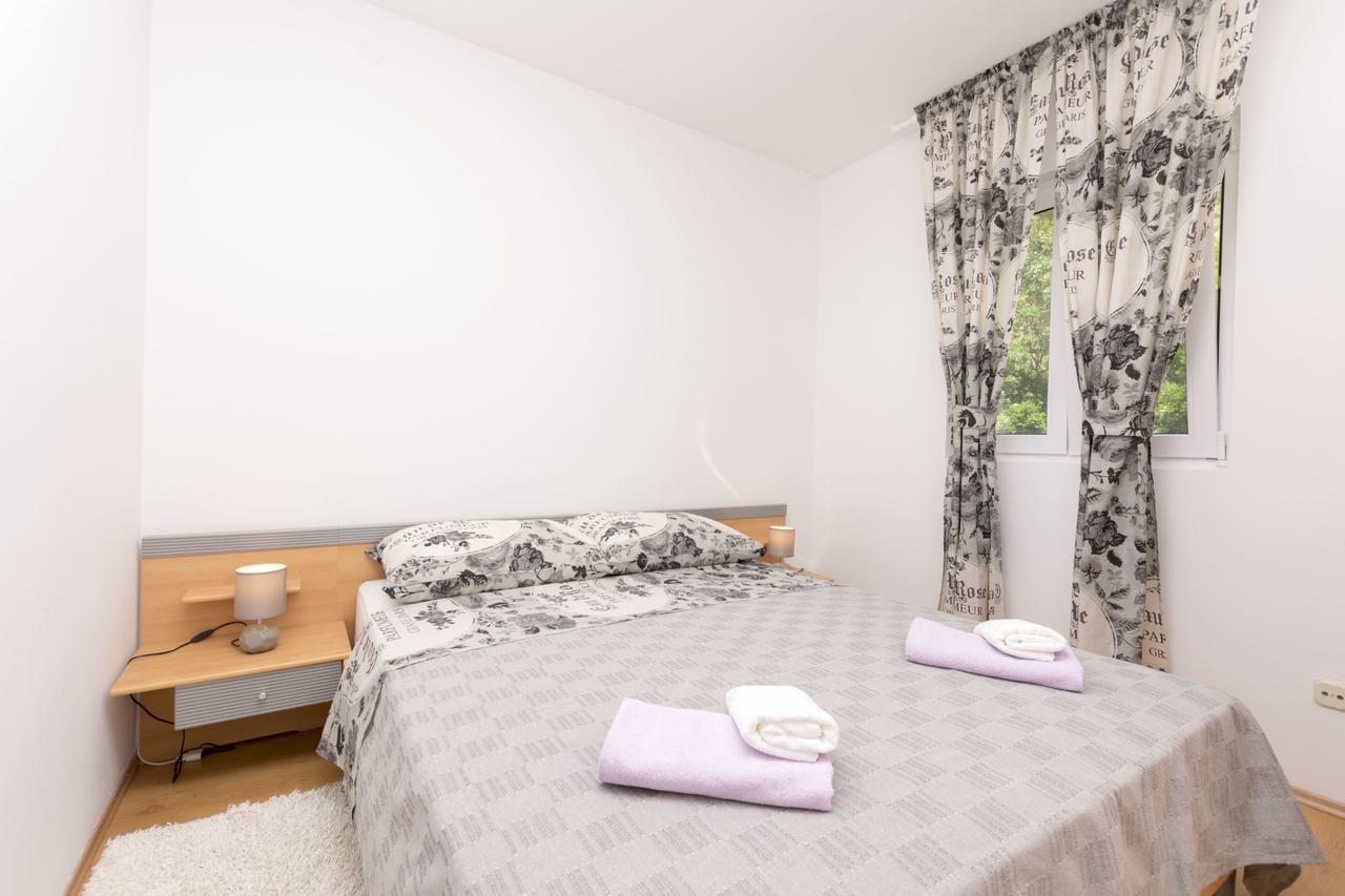 Apartment Petea Omiš Δωμάτιο φωτογραφία